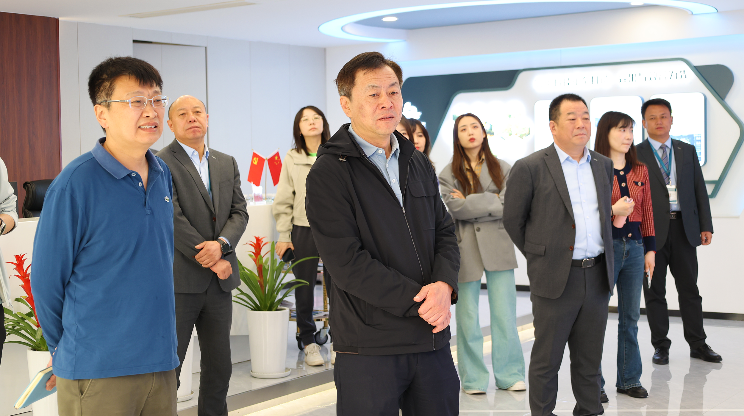 �ൺ���������쵼һ�е��ÿ���������ι۽���